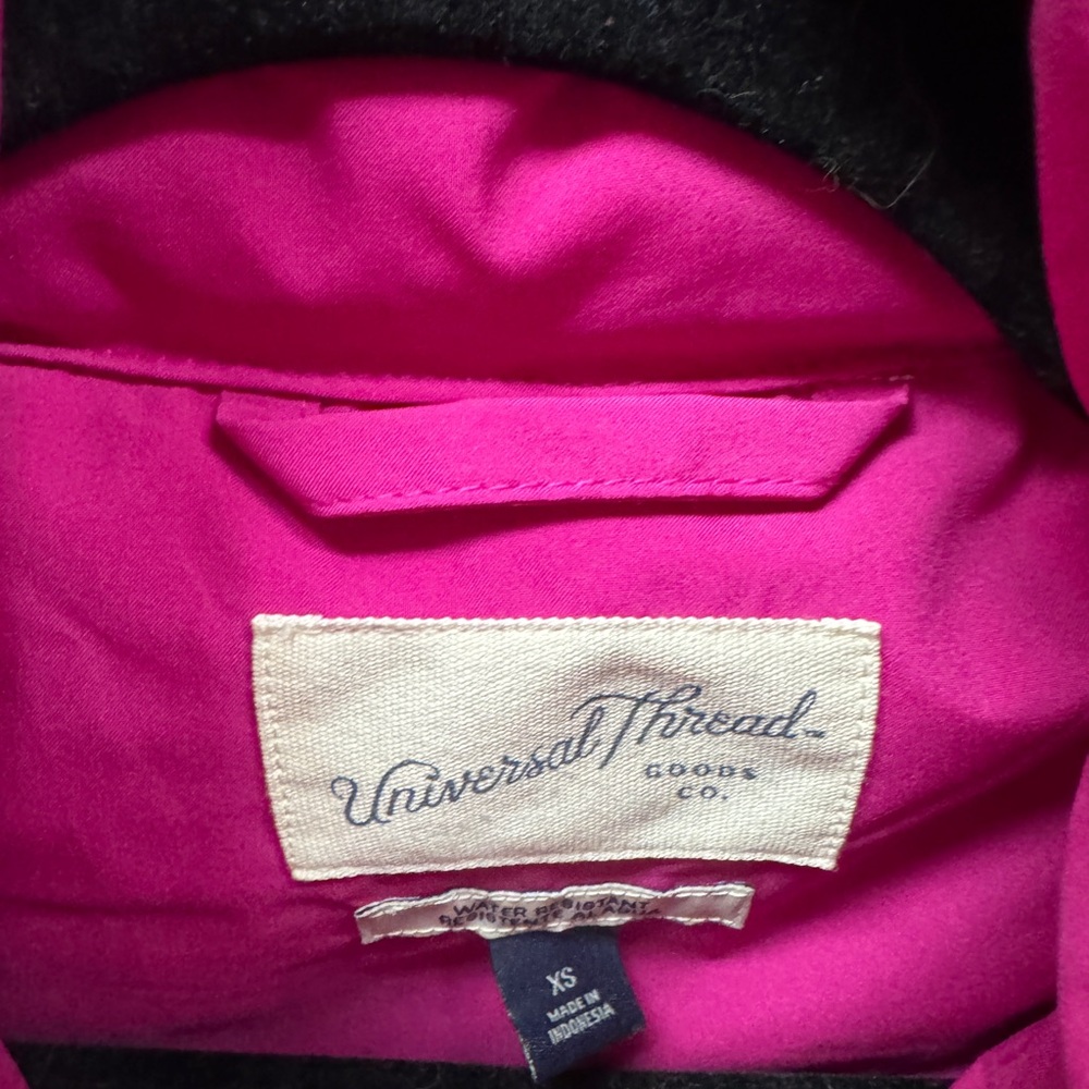 Target Universal Thread - Oversized Bright Pink V… - image 2